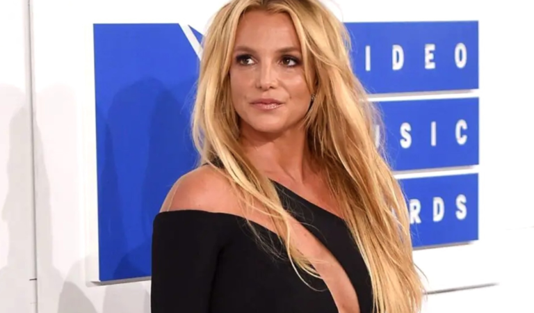 Hồi ký gây chấn động của Britney Spears sắp có bản Việt